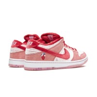 Nike SB Dunk Low Strangelove