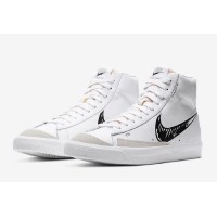Nike Blazer Mid 77 Vintage Bianca Logo Dipinto