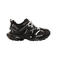 Sneakers Balenciaga: stile, lusso e comfort unico | Streetwalk