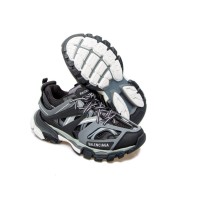 Sneakers Balenciaga: stile, lusso e comfort unico | Streetwalk