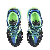 Sneakers Balenciaga: stile, lusso e comfort unico | Streetwalk