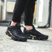 Nike Air Vapormax Plus Tn Black Gold