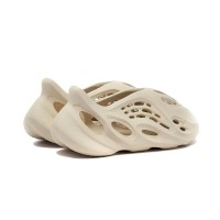 Shop Adidas Yeezy Foam Runner Sand Uomo Donna | Top Quality | Streetwalk