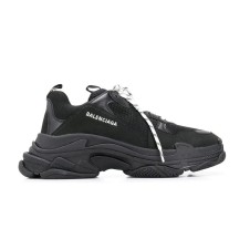 Sneakers Balenciaga Triple S – Stile unico, lusso e comfort premium | Streetwalk