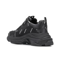 Sneakers Balenciaga Triple S – Stile unico, lusso e comfort premium | Streetwalk