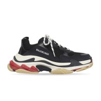Sneakers Balenciaga Triple S – Stile unico, lusso e comfort premium | Streetwalk
