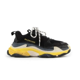 Sneakers Balenciaga Triple S – Stile unico, lusso e comfort premium | Streetwalk