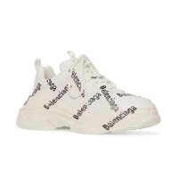 Sneakers Balenciaga Triple S – Stile unico, lusso e comfort premium | Streetwalk