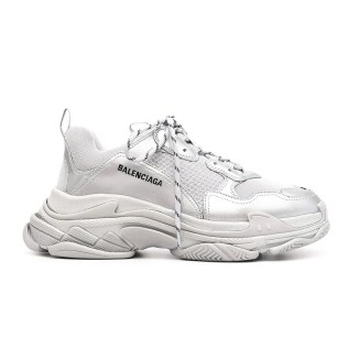 Sneakers Balenciaga Triple S – Stile unico, lusso e comfort premium | Streetwalk