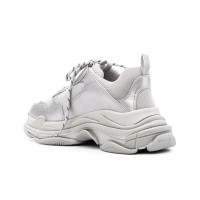 Sneakers Balenciaga Triple S – Stile unico, lusso e comfort premium | Streetwalk