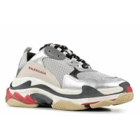 Sneakers Balenciaga Triple S – Stile unico, lusso e comfort premium | Streetwalk